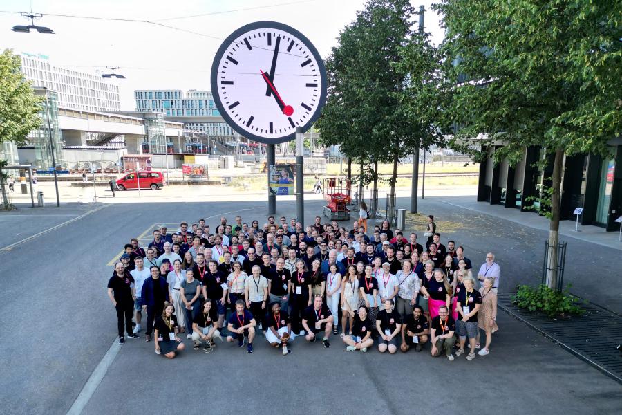 Group photo of the Hack4Rail 2025 participants. Copyright: SBB